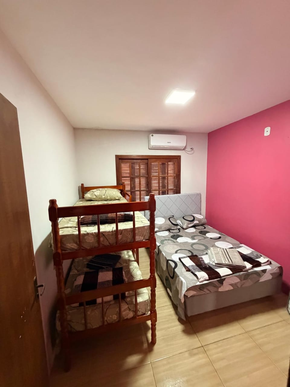 Property building, TV and multimedia, air conditioner