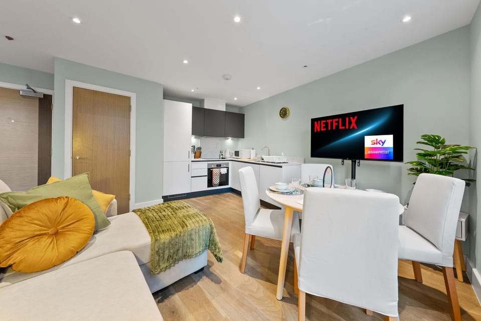 Communal lounge/ TV room, TV and multimedia, Kitchen or kitchenette, Living room, Dining area