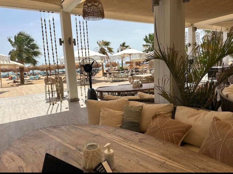 Restaurant/places to eat, View (from property/room), Beach, Sea view
