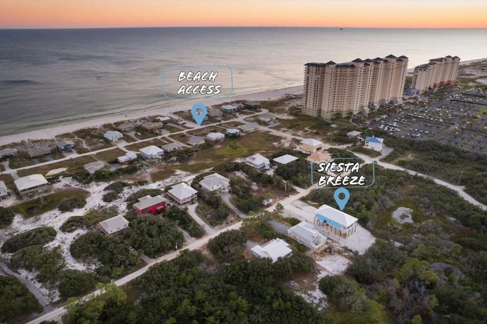 5Min Walk to Private BeachLuxeSummer VibesDogs House in Alabama