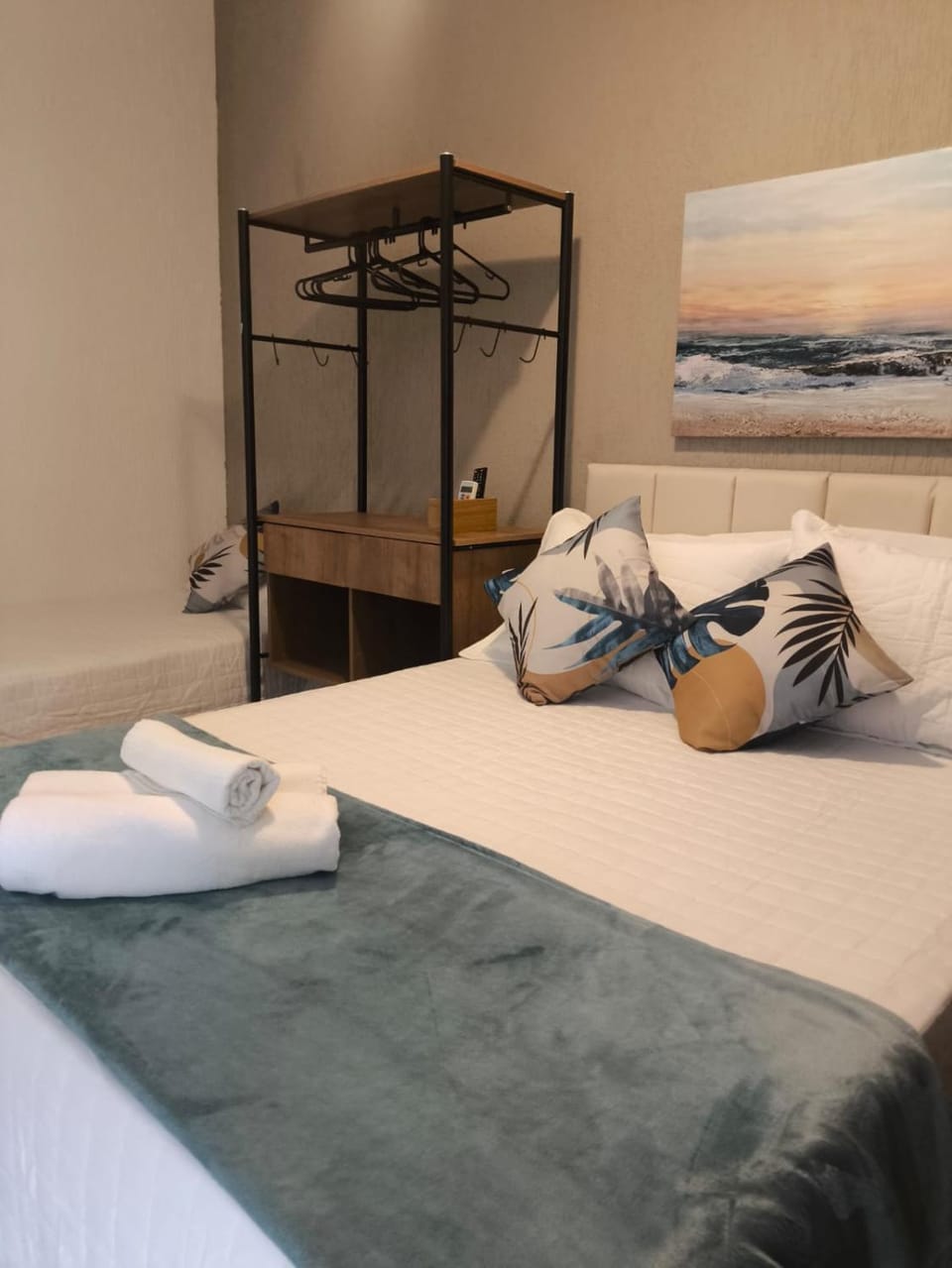 Bed, Photo of the whole room, Bedroom, towels
