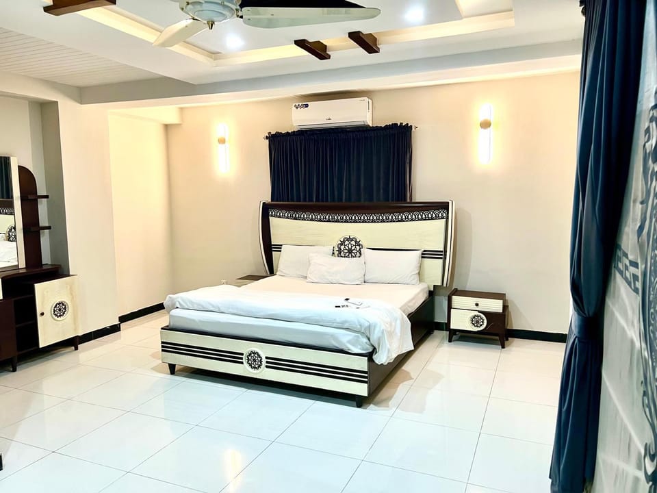 TV and multimedia, Photo of the whole room, Evening entertainment, Bedroom, fireplace, air conditioner