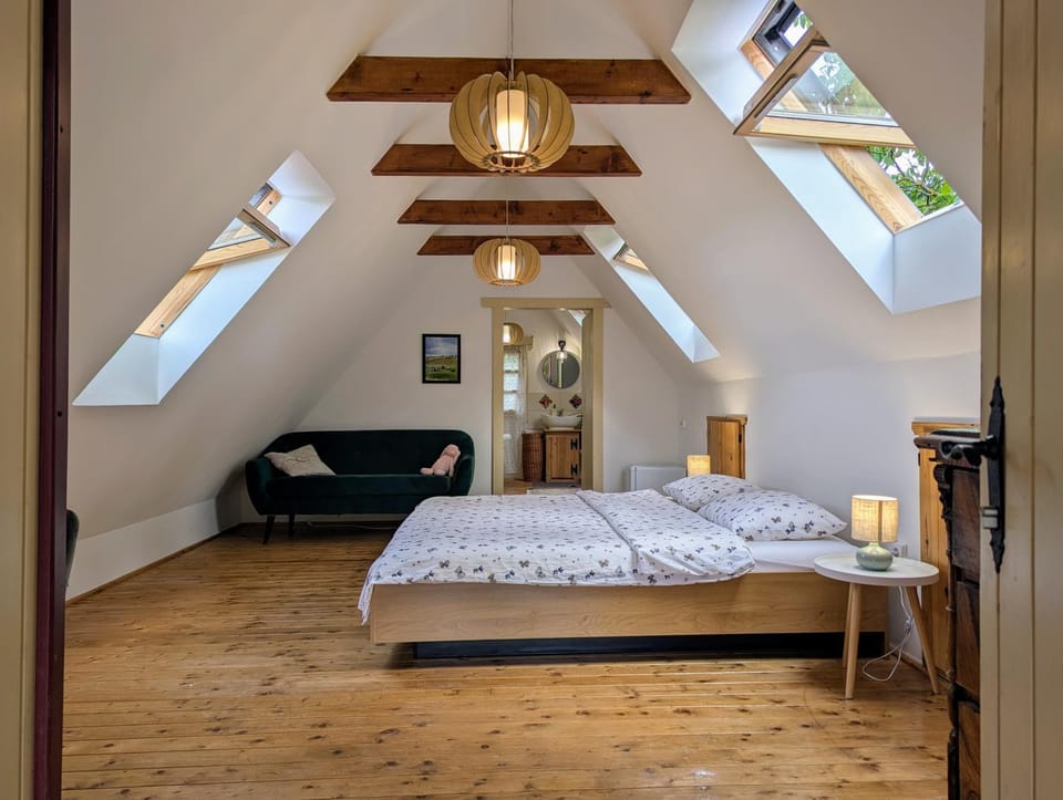 Seating area, Bedroom