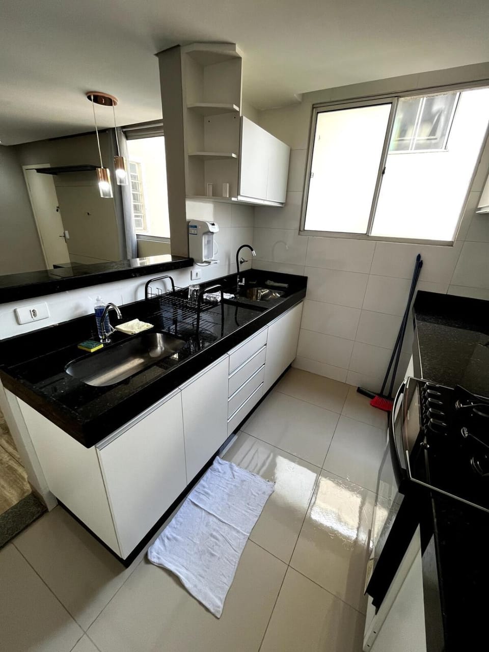 Kitchen or kitchenette, Dining area, minibar, stove