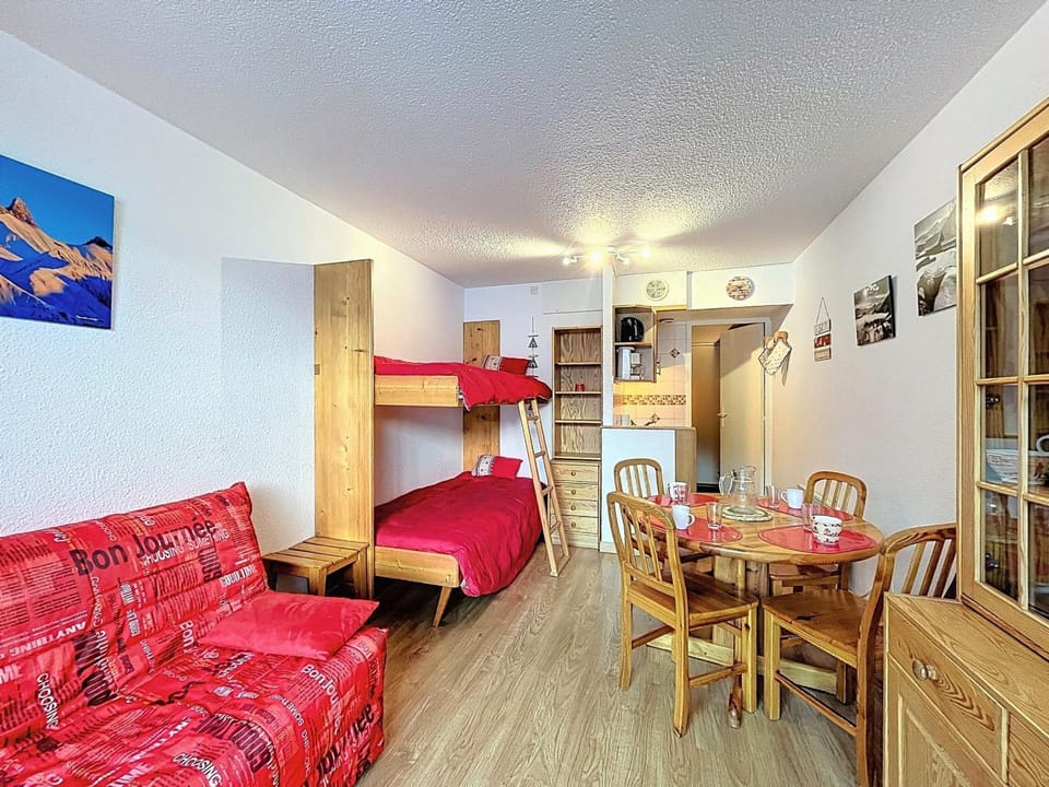 Studio skis aux pieds, balcon sud et wifi, 4 pers, Le Corbier - FR-1-267-332 Apartment in Villarembert