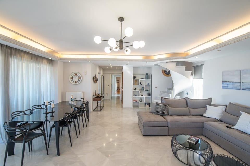 Living room, Seating area, Dining area
