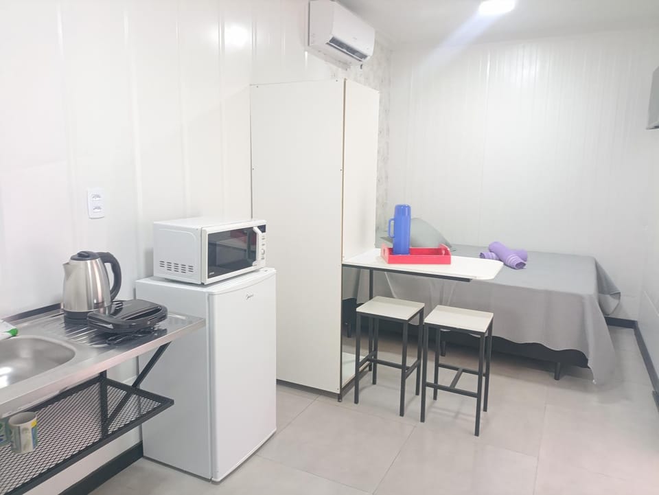 minibar, stove, toaster, air conditioner