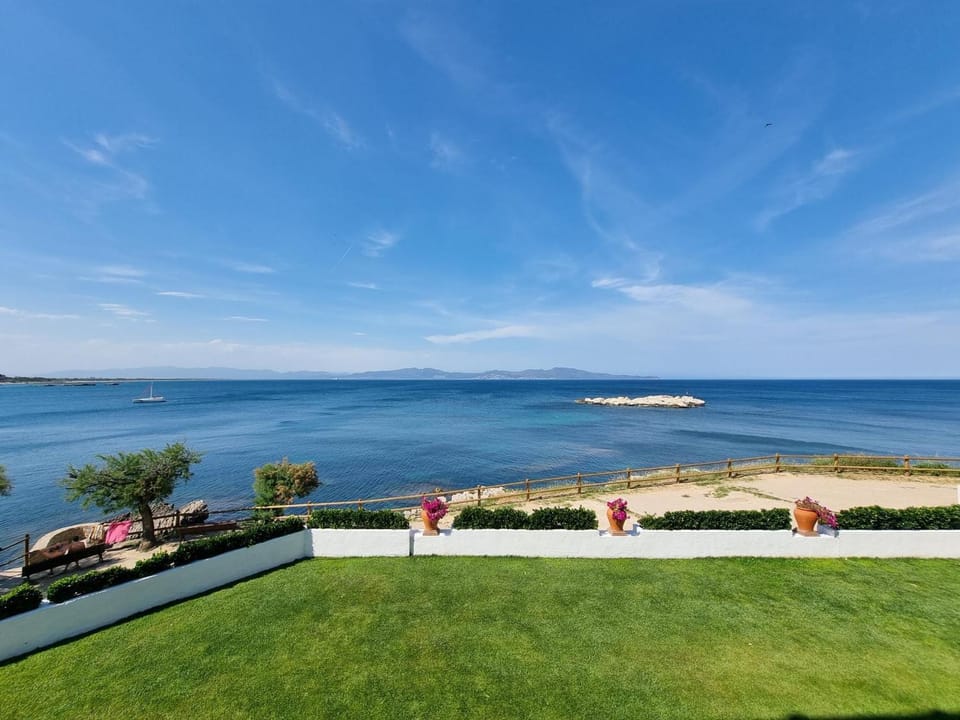 Apartamento acogedor con terraza privada y piscina comunitaria en L'Escala - HISP-236-108 Apartment in L'Escala