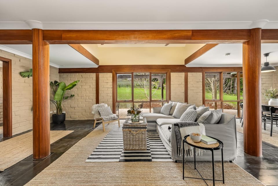 Adelaide Hill Luxury Amenities and Stunning Vistas House in Adelaide