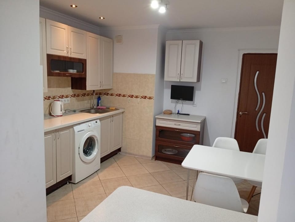 oven, washing machine, kitchen, kitchen