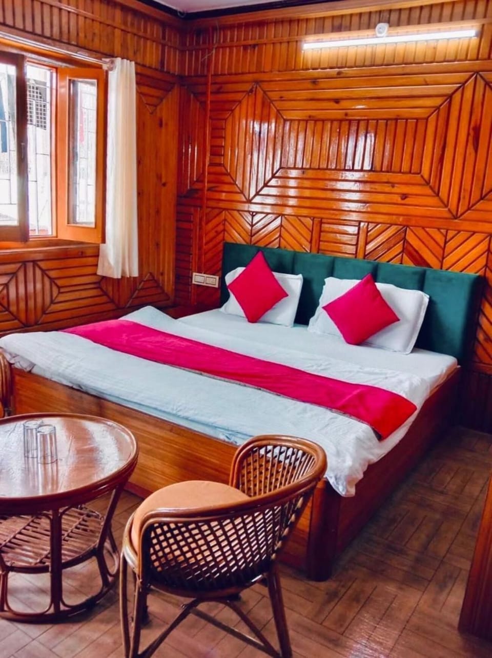 Photo of the whole room, Seating area, Bedroom