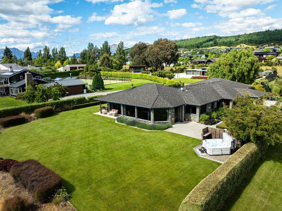 Property building, View (from property/room)