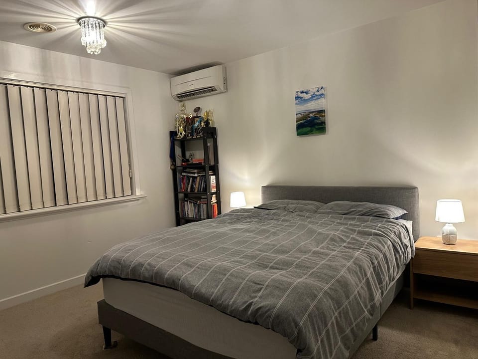 A cozy room with ensuite in Springvale, in a shared accommodation Vacation rental in Springvale