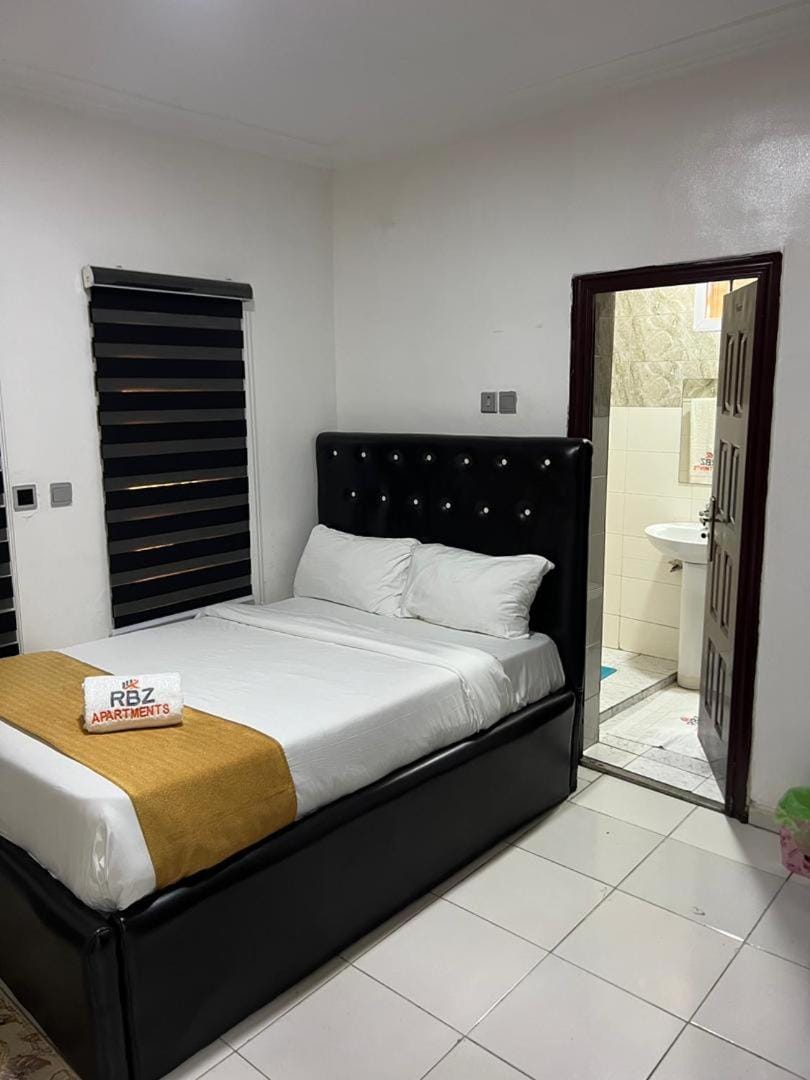 Bed, Bathroom, Bedroom, towels