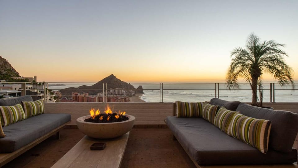 Villa Jade de Law House in Cabo San Lucas