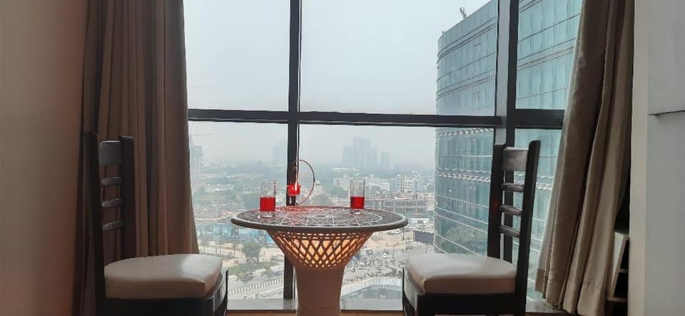 Sukoon Stay Pool Yashobhoomi IGI Airport Apartment in Gurugram