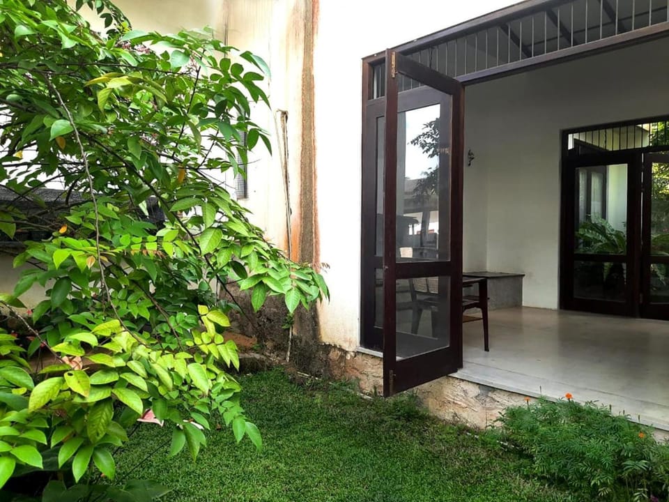 Car Apartment in Hikkaduwa