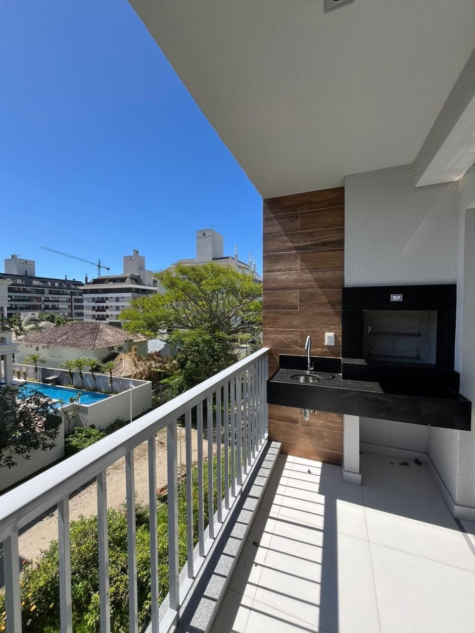 Apartamento 3 suítes a 100m da praia Apartment in Florianopolis