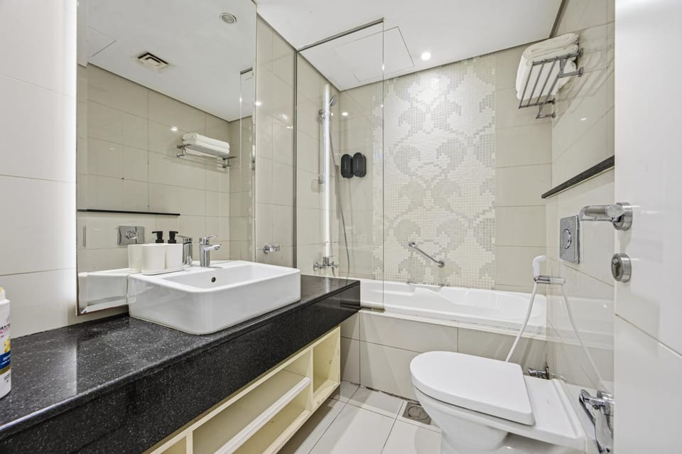 3 Bedroom unit at DAMAC maison Canal Views Apartment in Dubai