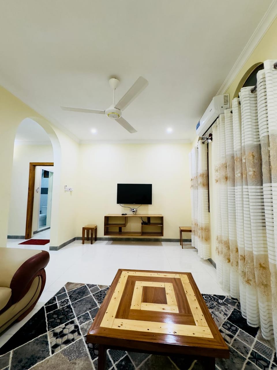 Communal lounge/ TV room