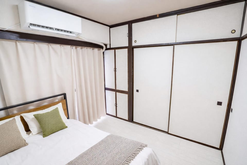 Bed, Photo of the whole room, Bedroom, wardrobe