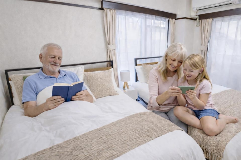 Bed, Photo of the whole room, Bedroom, children, Family, air conditioner