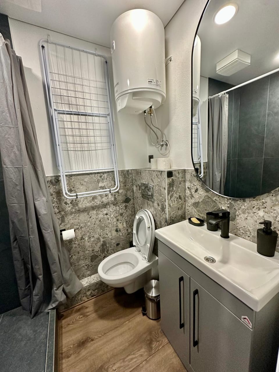 Комфортная современная студия в центре Hotel in Vilnius