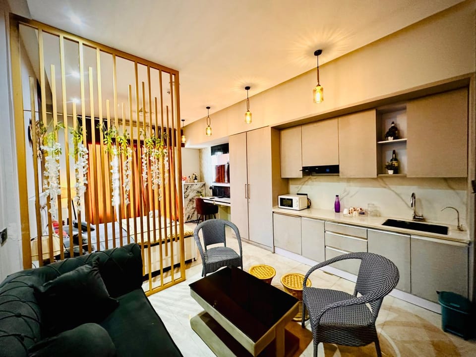 Nabhay Hotels and Resorts Apartment in Noida