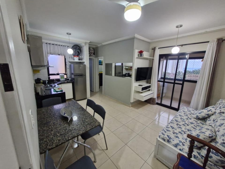 Apartamento aconchegante a 100mt da praia Apartment in Caraguatatuba