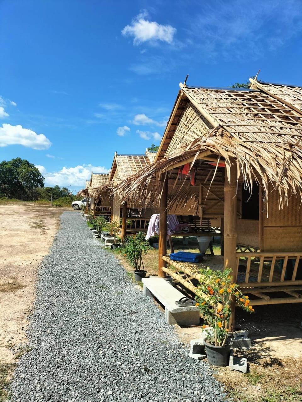 Shah Hill Hut Bed and Breakfast in Sala Dan