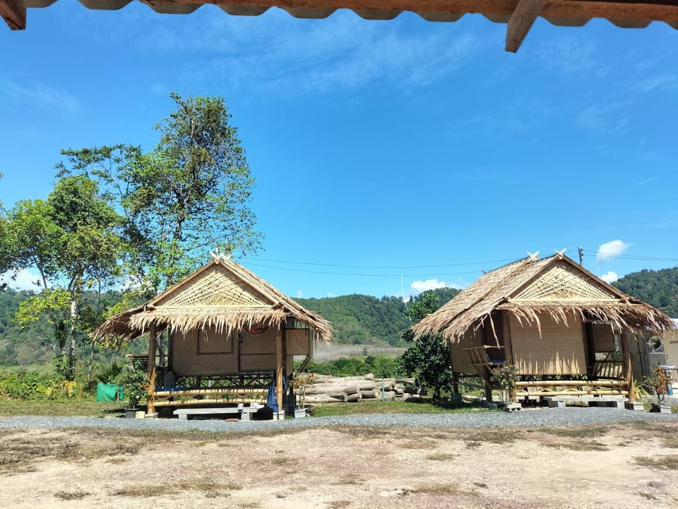 Shah Hill Hut Bed and Breakfast in Sala Dan