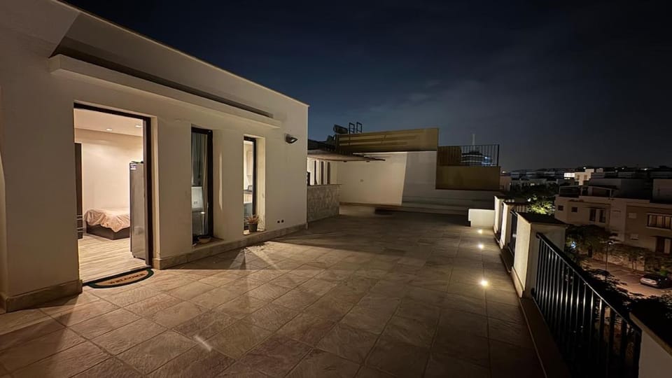 Night, Balcony/Terrace