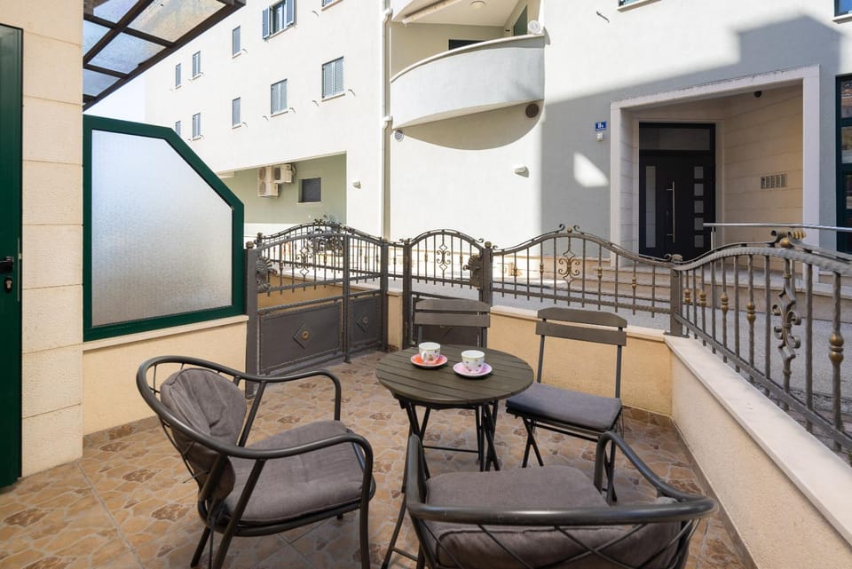 Sunny Apartments I Apartment in Makarska