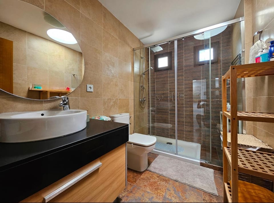 Shower, Bathroom, towels