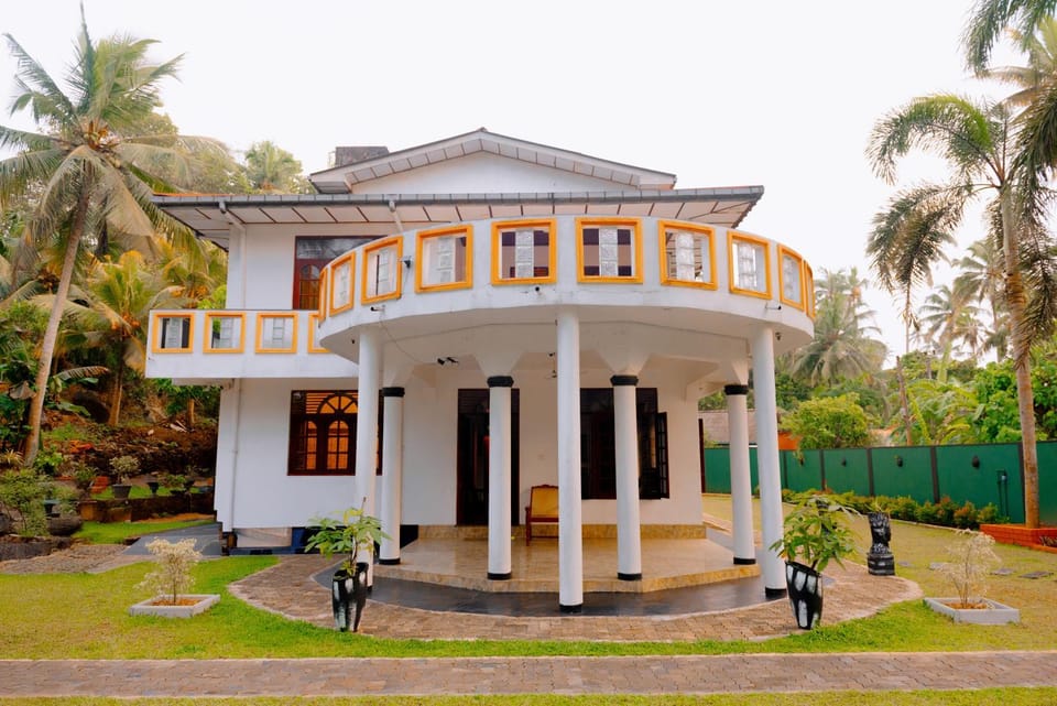 Property building, Day, Garden, Garden view