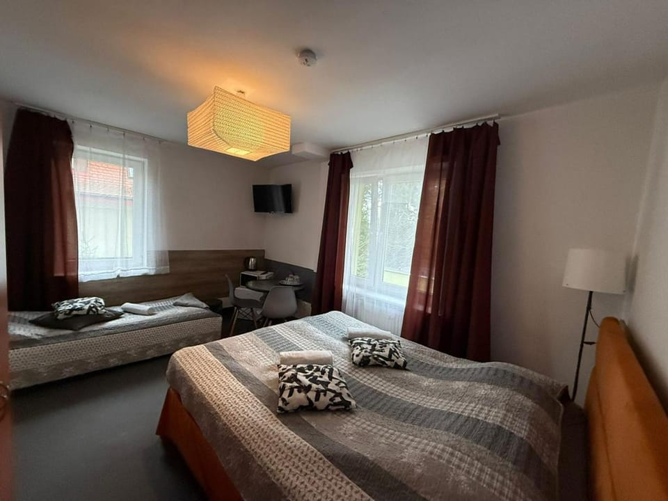 NOCLEGI Przy kOrtach Ofiar Katynia 2A Szczawno Zdrój Apartment hotel in Lower Silesian Voivodeship