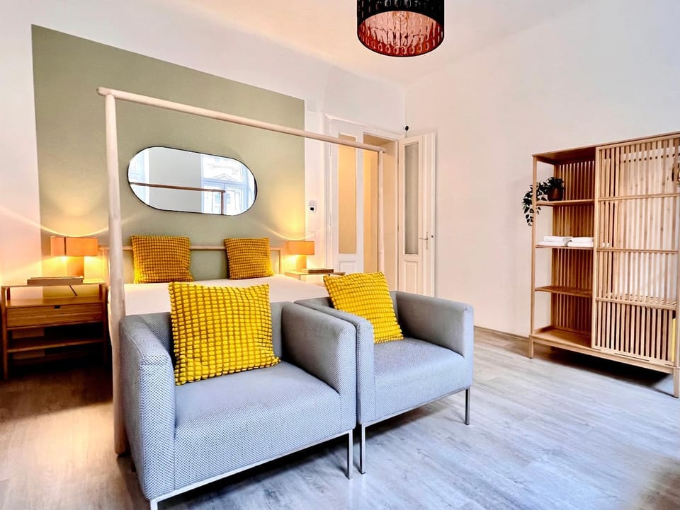 Living room, Photo of the whole room, Bedroom