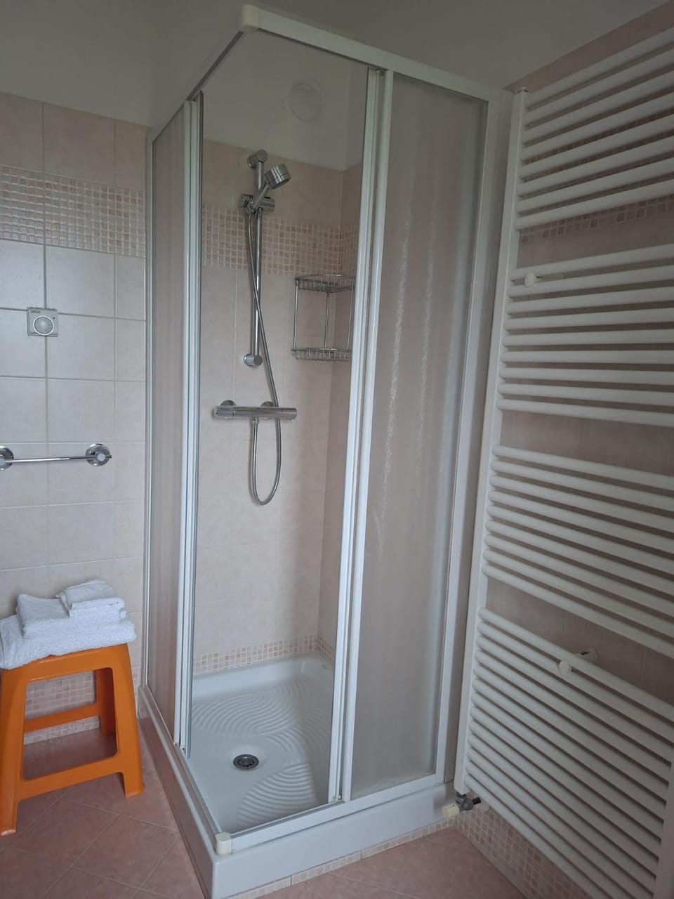 Shower, Bathroom, towels