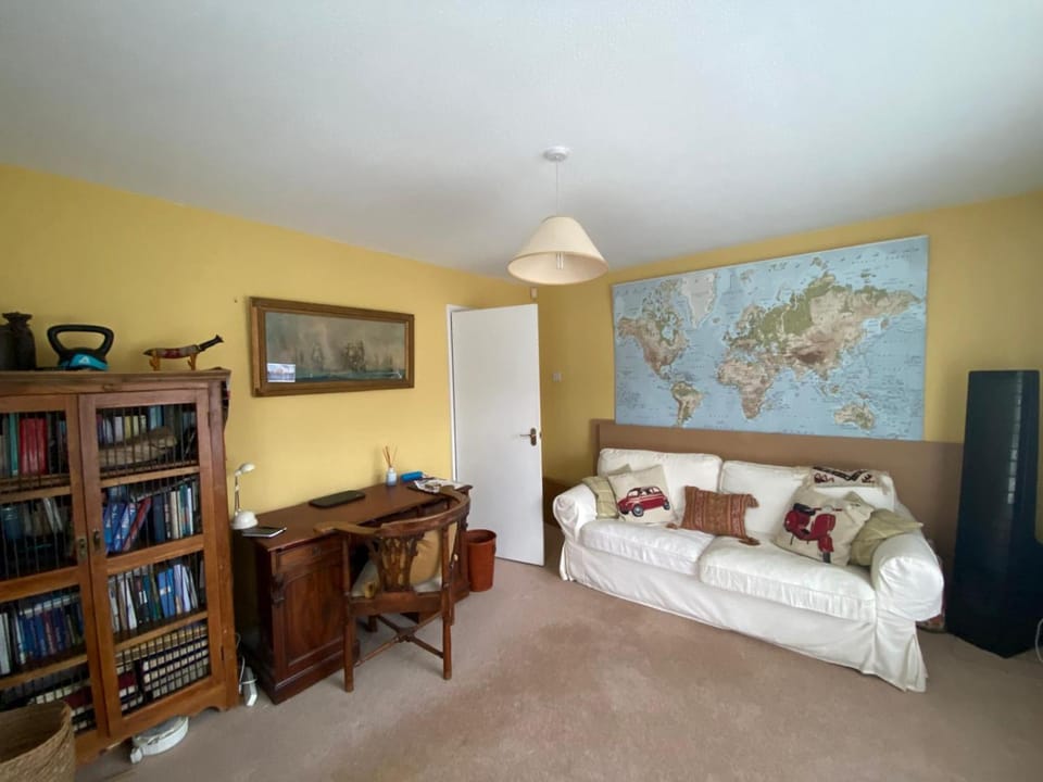 Lovely Bungalow in beautiful neighbourhood House in High Wycombe