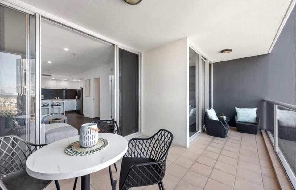 Modern on Mary 1 Bedroom, 1 Bathroom, 1 Car, Views! Apartment in Brisbane City