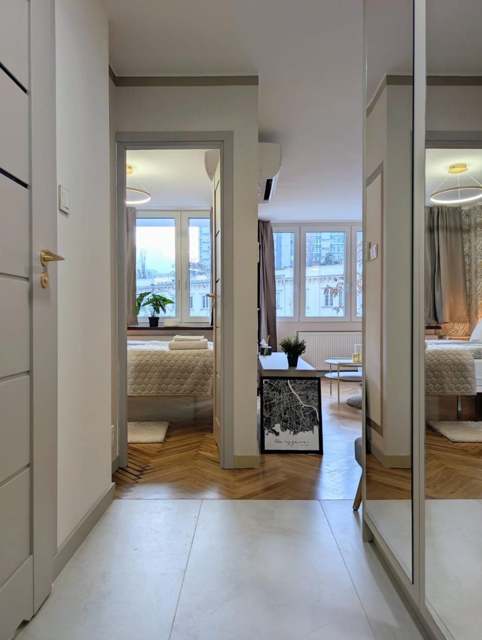 The Golden Frame by Cooee Apartments Apartment in Warsaw