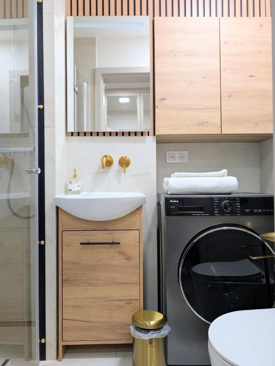 The Golden Frame by Cooee Apartments Apartment in Warsaw