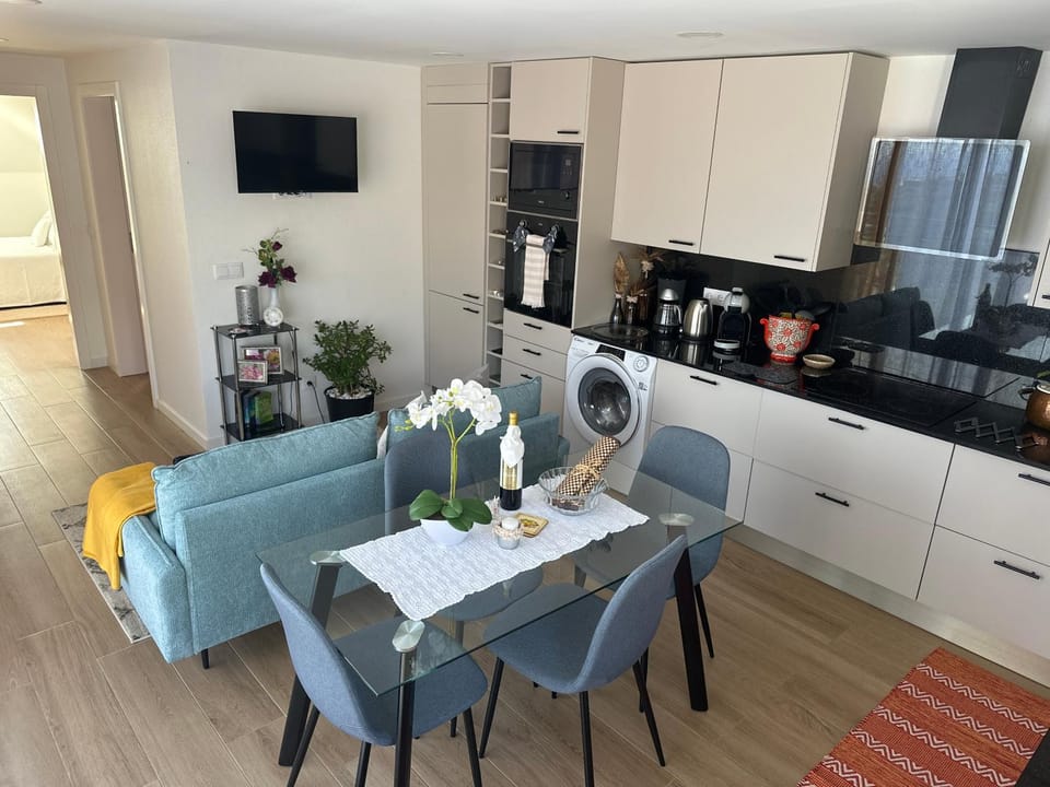 Kitchen or kitchenette, Living room, Dining area