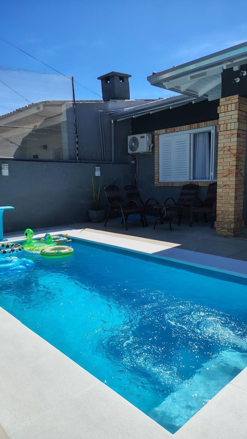Casa com piscina em Rainha do Mar Xangri-lá House in State of Rio Grande do Sul