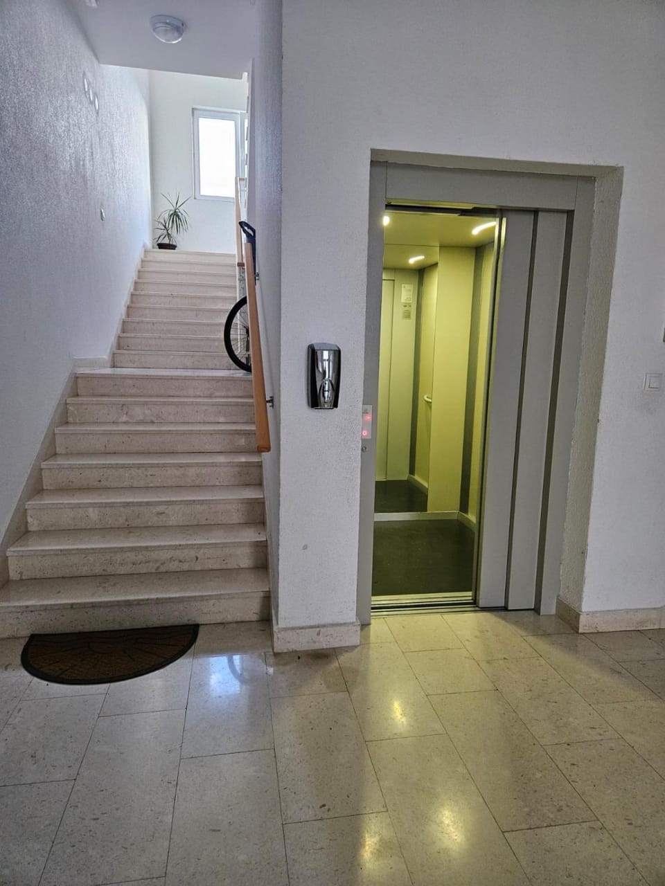 Tivat-Z&S Apartment in Kotor Municipality