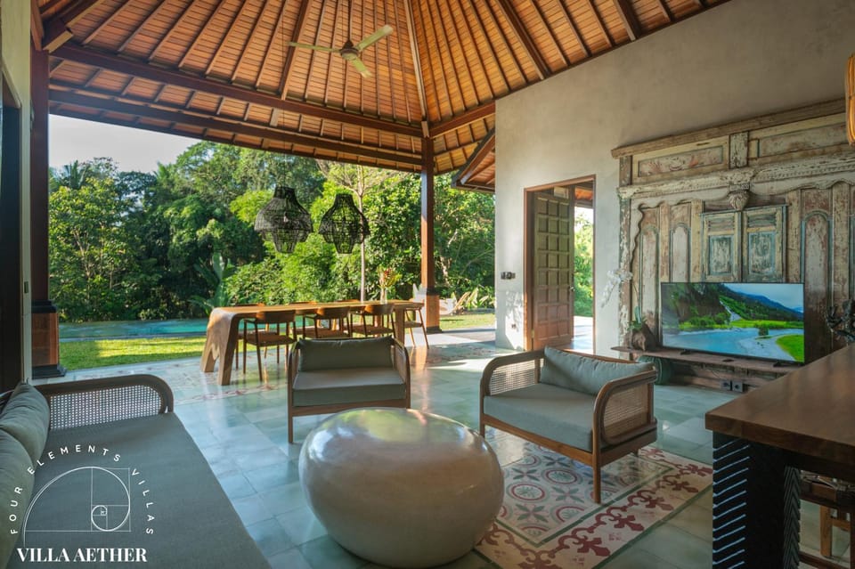 Garden, TV and multimedia, Living room, Decorative detail, Seating area, Garden view, Garden view, Breakfast, Breakfast