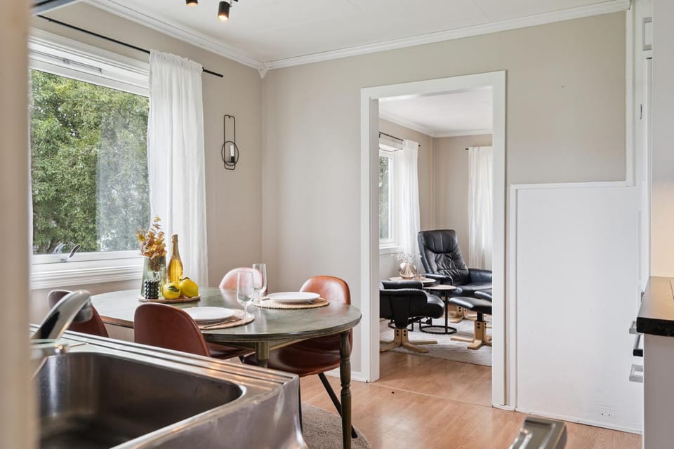 Kitchen or kitchenette, Living room, Seating area, Dining area, Internal: Not applicable to any particular room