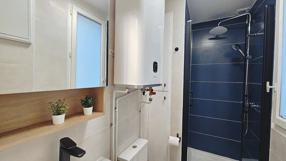 Nice apt quiet comfortable and warm Apartment in Paris