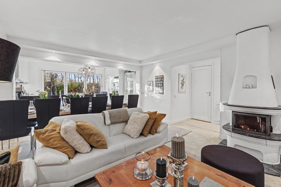 Kitchen or kitchenette, Living room, Dining area, Garden view, fireplace