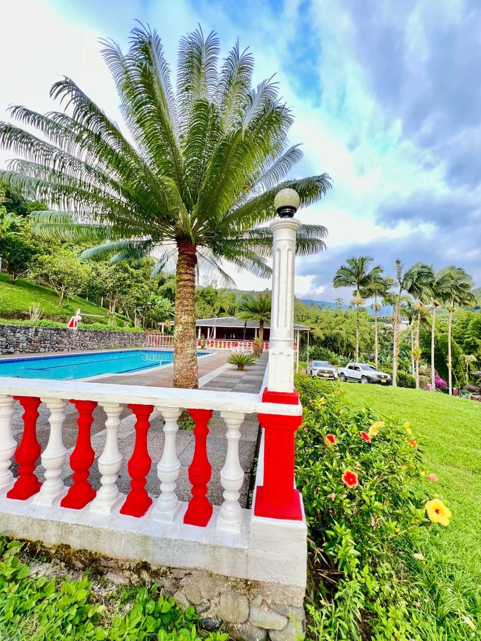 Finca La Carmelita Casa Campestre con Piscina y entre Montañas a sólo minutos de Santa Rosa de Cabal House in Risaralda